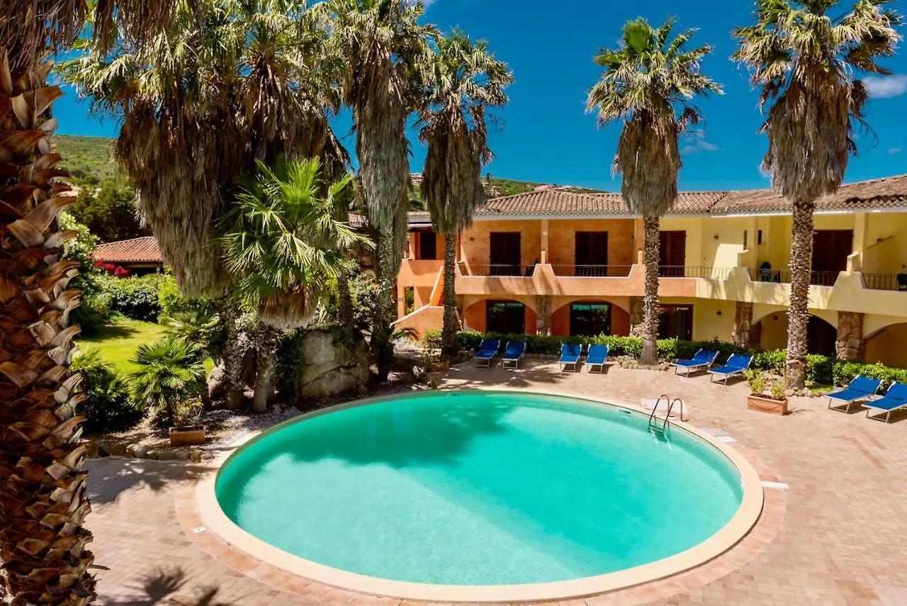Isa-Apartments With Air Conditioning And Outdoor Private Space In Residence With Swimming-Pool In Palau, Only 150 Meters From The Sea