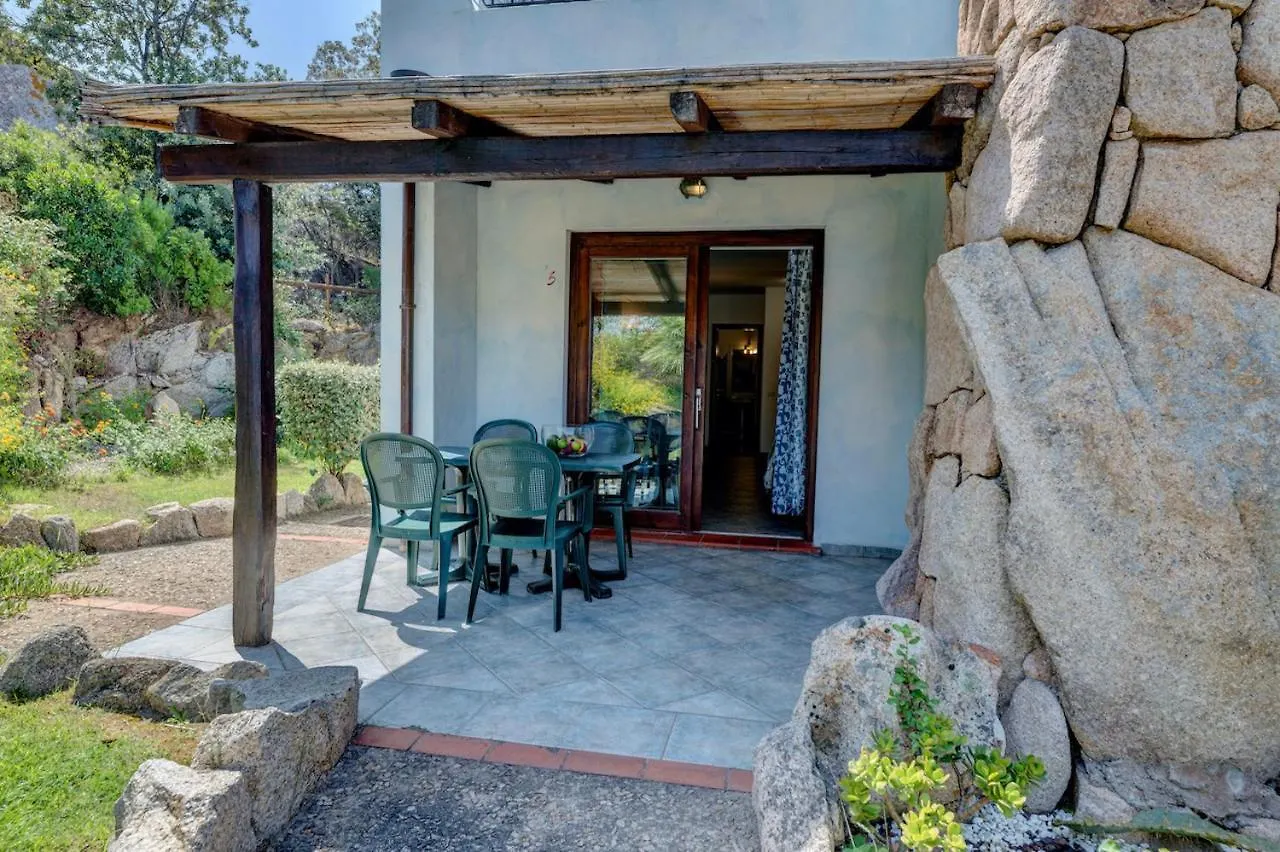 Isa-Apartments With Air Conditioning And Outdoor Private Space In Residence With Swimming-Pool In Palau, Only 150 Meters From The Sea 0*, Palau