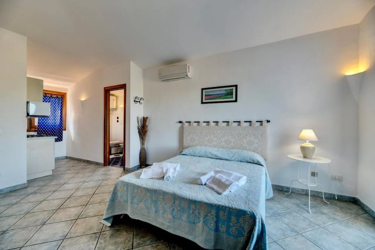 Isa-Apartments With Air Conditioning And Outdoor Private Space In Residence With Swimming-Pool In Palau, Only 150 Meters From The Sea 0*, Palau Italië