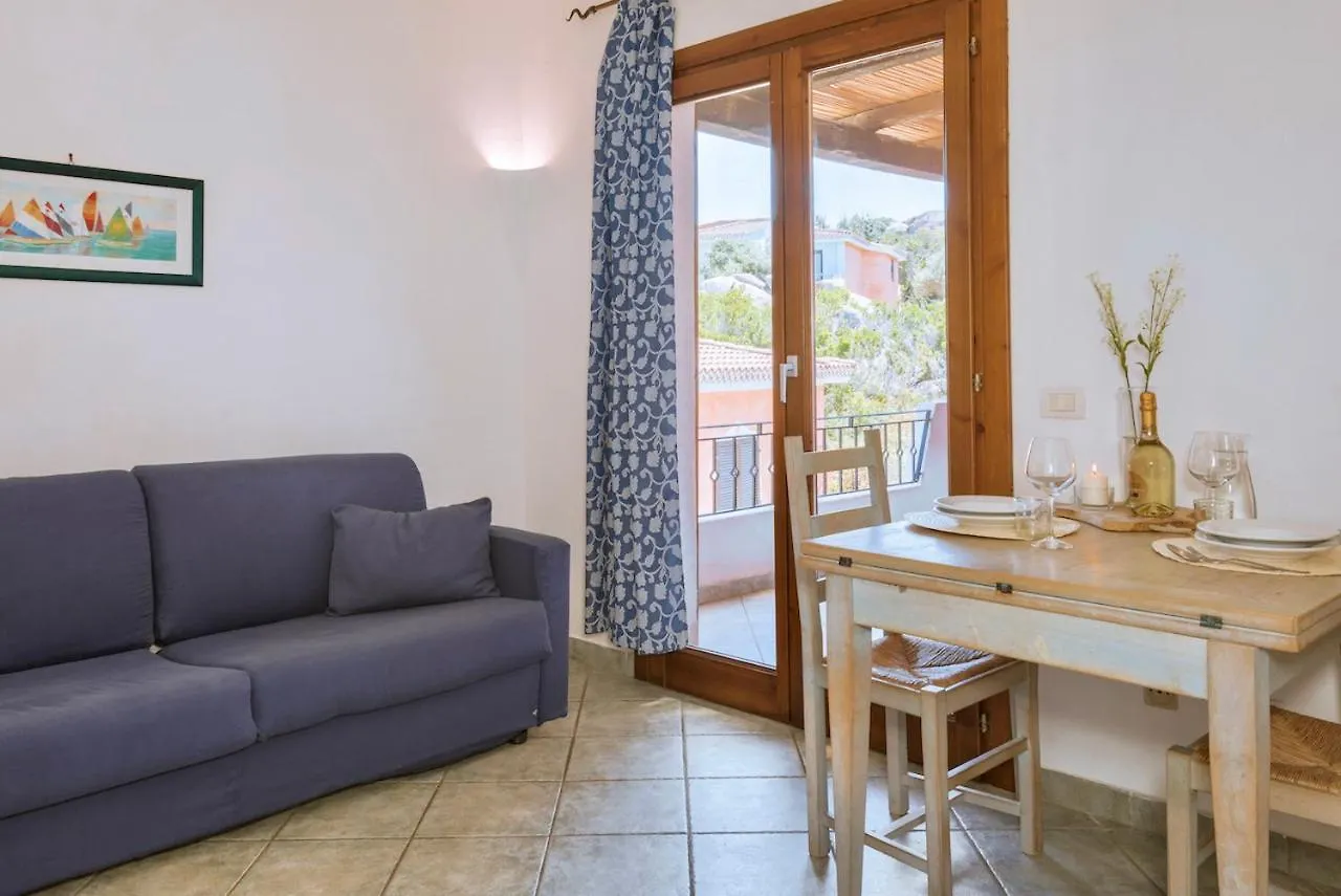Isa-Apartments With Air Conditioning And Outdoor Private Space In Residence With Swimming-Pool In Palau, Only 150 Meters From The Sea 0*, Palau Italië
