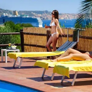 Altura Hotel