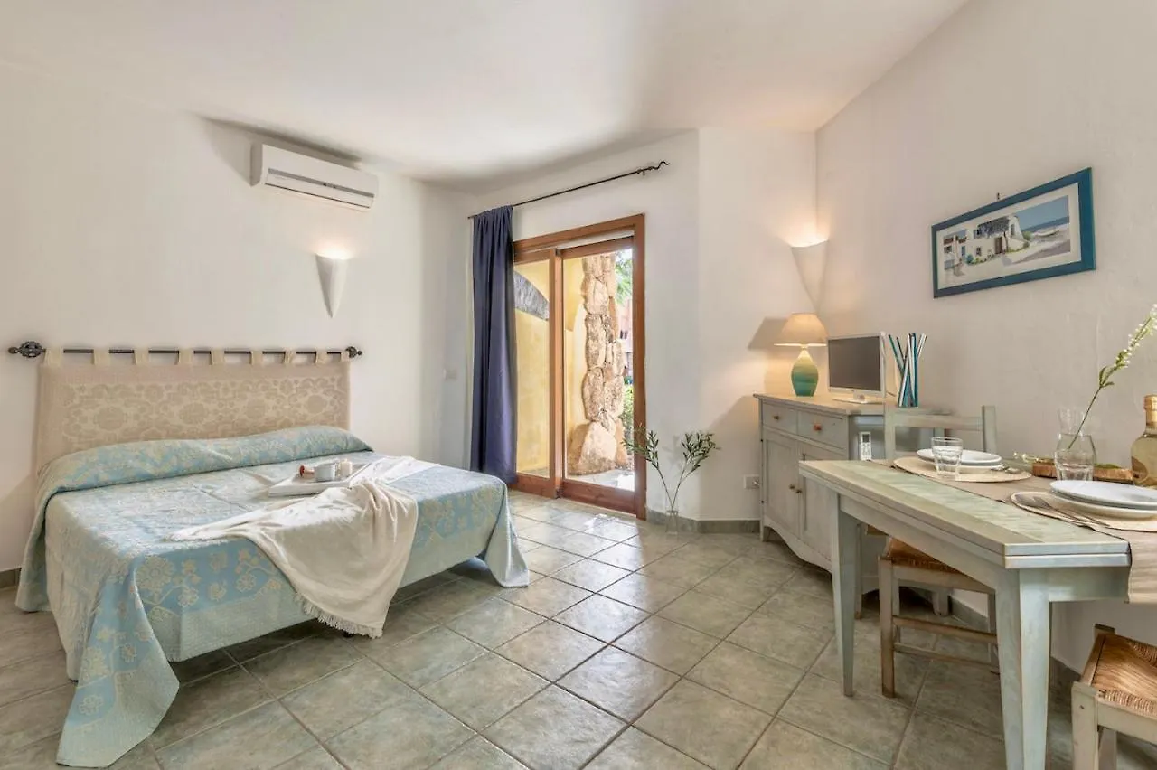 Aparthotel Isa-Apartments: Seaside Residence with Pool and Private Outdoor Space Palau