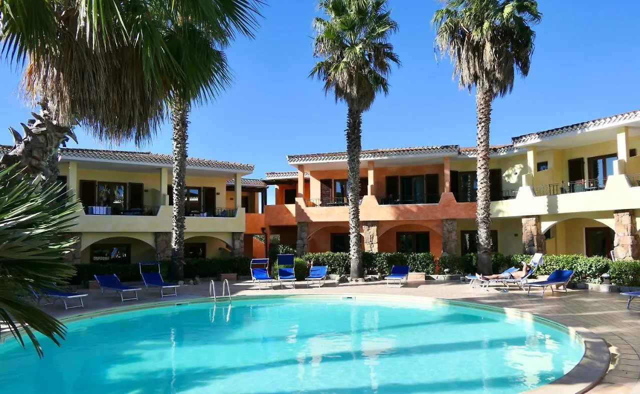 Aparthotel Isa-Apartments: Seaside Residence with Pool and Private Outdoor Space Palau