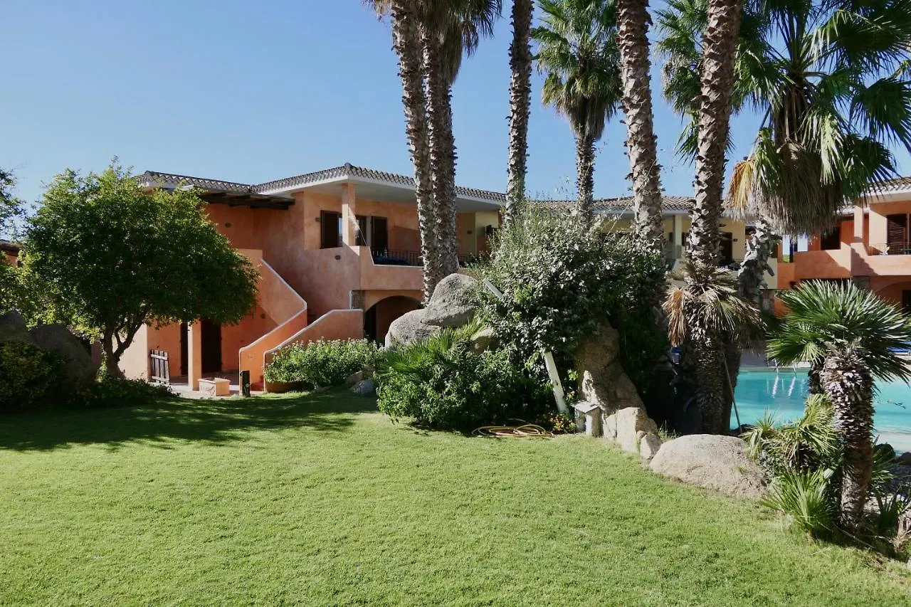 Aparthotel Isa-Apartments: Seaside Residence with Pool and Private Outdoor Space Palau
